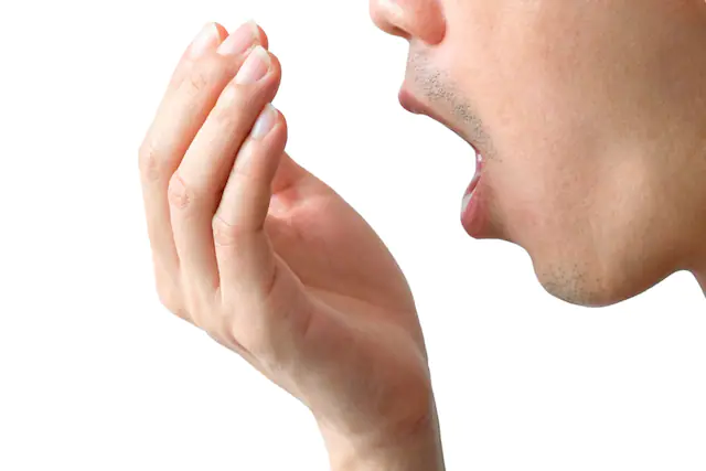 علاج رائحة الفم بطرق بسيطة وفعالة