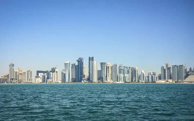 الهجرة الى قطر 2023.. دليل شامل حول الطريقة الصحيحة وفرص العمل المتاحة