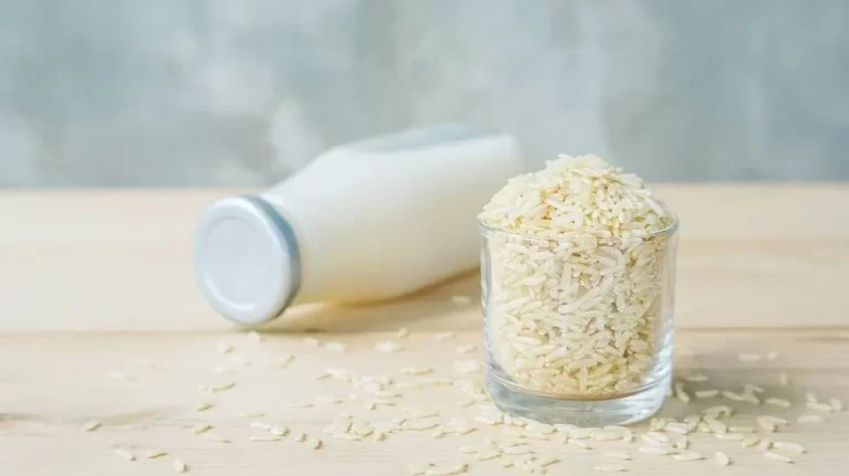 فوائد ماء الأرز.. 11 فائدة مذهلة للشعر والبشرة