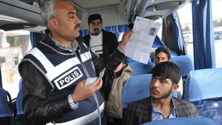 413 ألف ليرة... إدارة الهجرة التركية تفرض غرامات مالية على عشرات السوريين