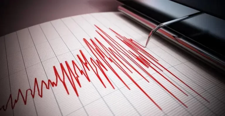 عاجل : زلزال على عمق 7 كم يهز مدينة تركية قبل قليل تحت الارض وتصريح من وزير الداخلية