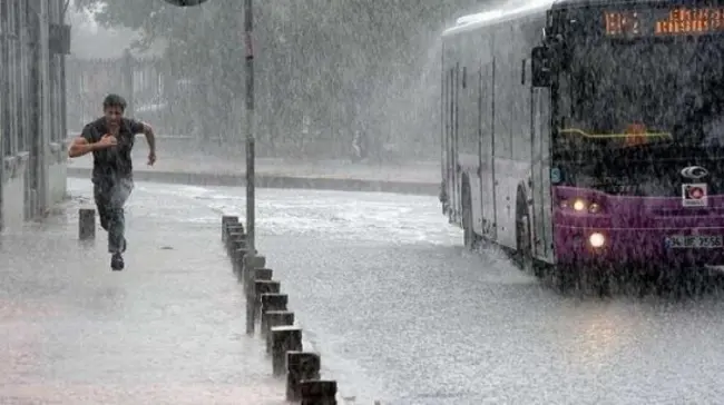 ابقوا في منازلكم الليلة.. الأرصاد الجوية التركية تحذر 21 ولاية تركية من بينها اسطنبول
